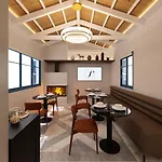 Hotel Skyron