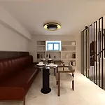 Hotel Skyron 3*