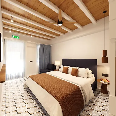 Skyron Hotell 3*