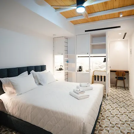 Skyron Hotell 3*