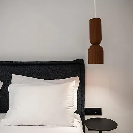Hotell Skyron 3*
