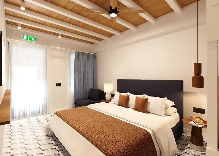 Skyron Hotel 3*